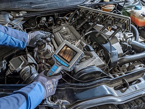 Visualizzazione del display di un endoscopio HD utilizzato su autovettura